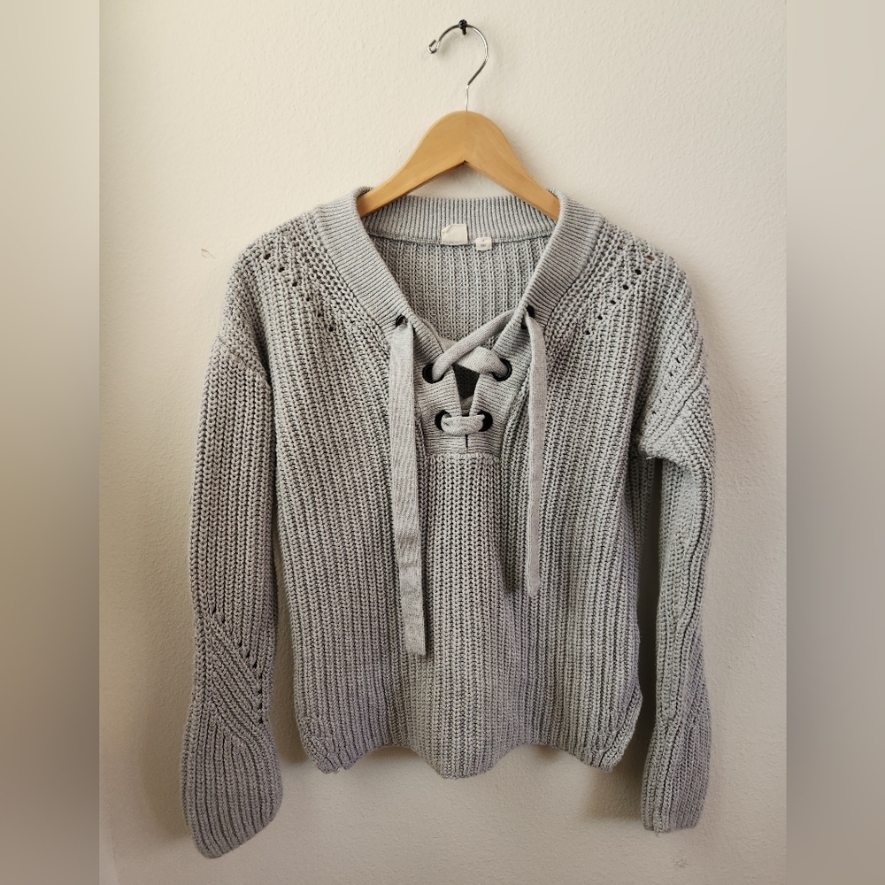 GAP Cable Knit Tie Front Sweater Gray‎ Medium